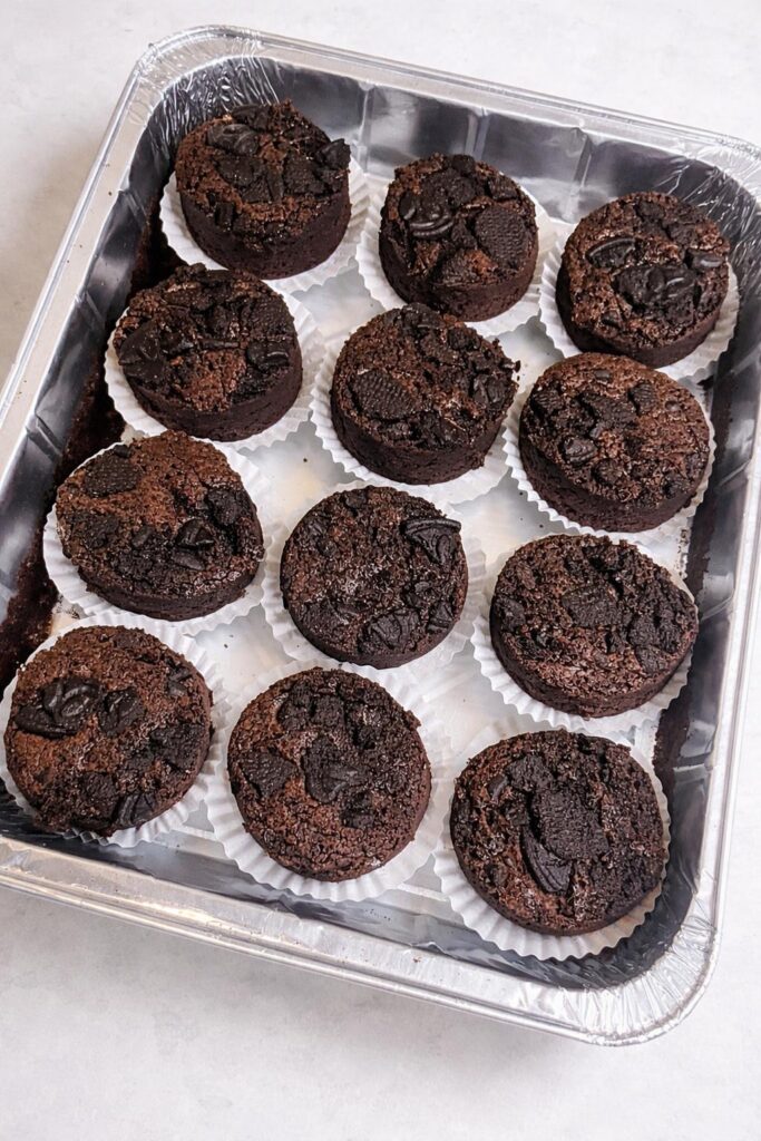 Brownies individuales redondos con Oreo
